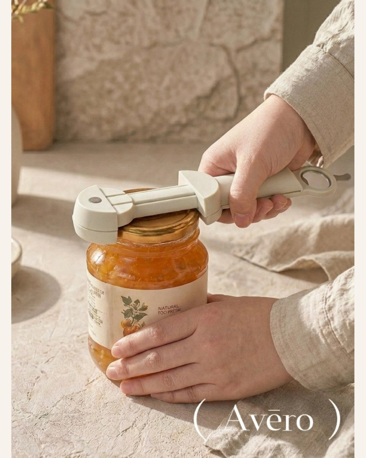 Telescopic jar opener with magnetic fridge storage
