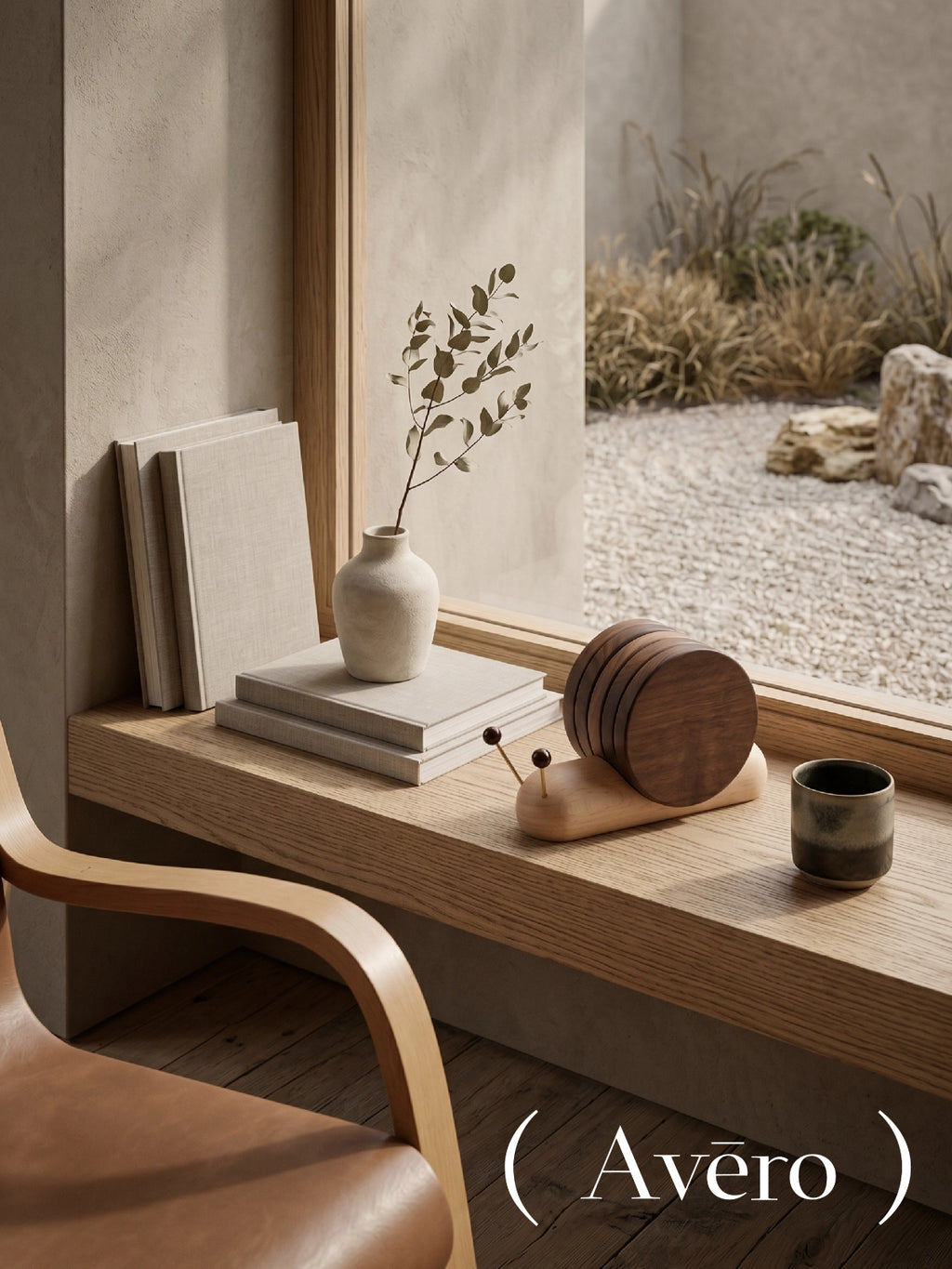 Magnetic walnut wood coaster set in snail holder